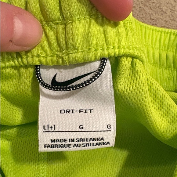 Youth Nike shorts - Picture 5 of 6